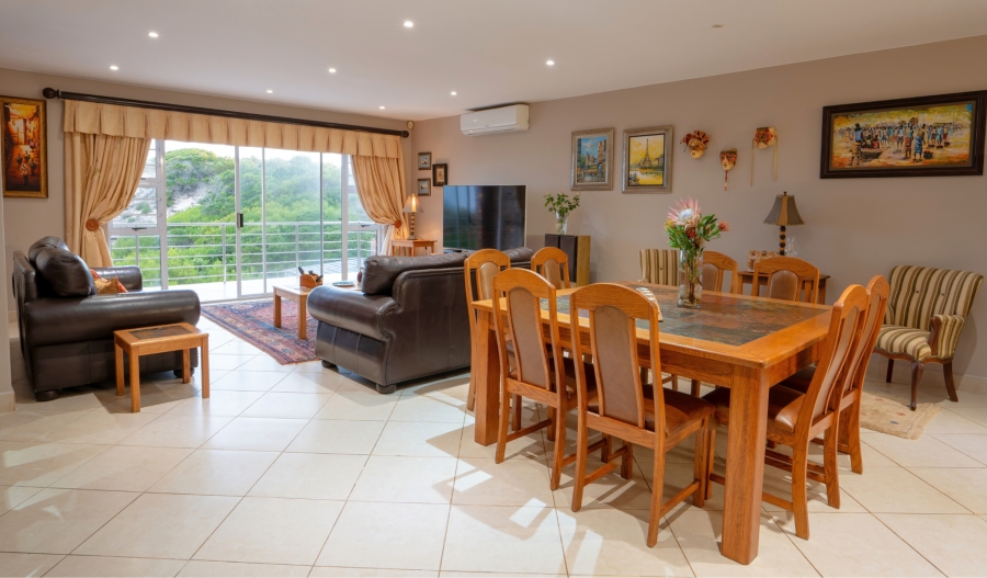 5 Bedroom Property for Sale in Paradise Beach Eastern Cape